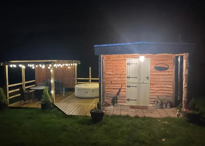 The Original Sleeping Giant Lodge With Hot Tub & Alpacas