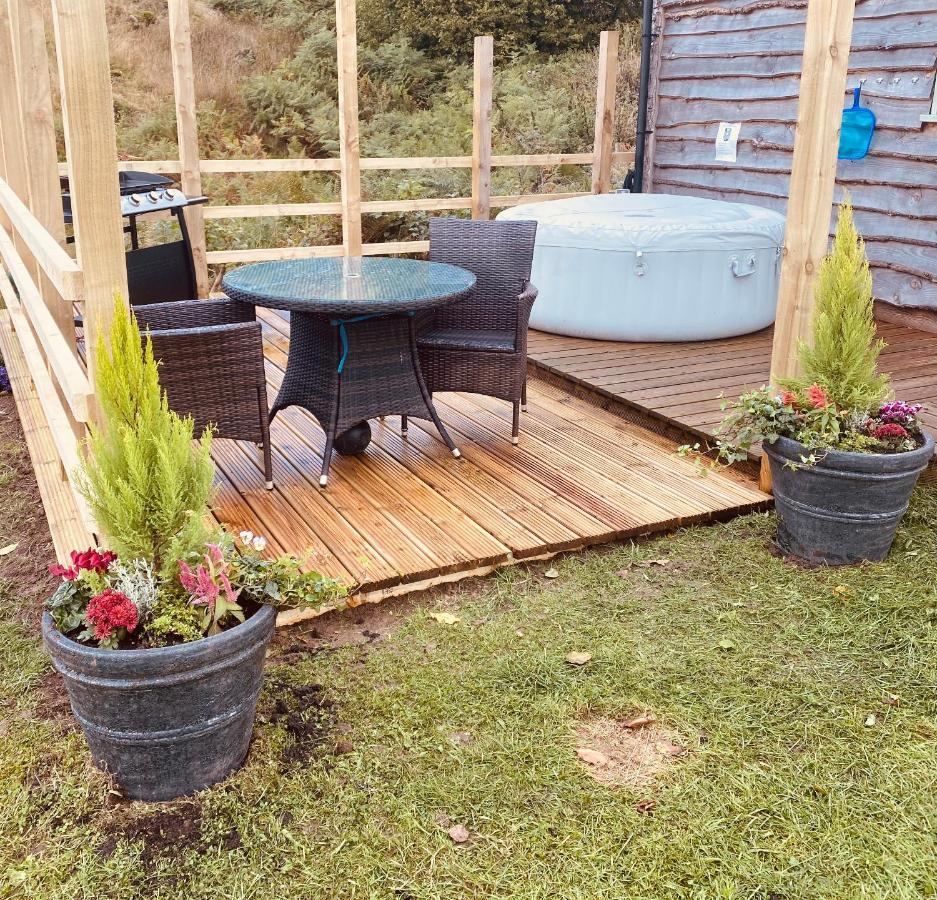 The Original Sleeping Giant With Hot Tub & Alpacas Bauernhof Ystradgynlais